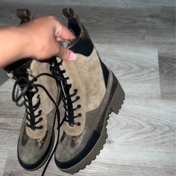 LV Combat Boots - Picture 3 of 7